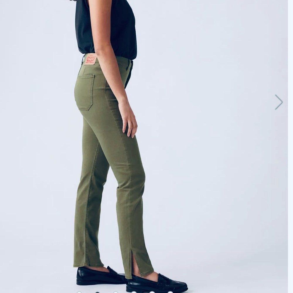 Levi's Women's High Rise Tailored 724 Slim Straight Size NWT - Picture 2 of 15